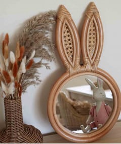 Décoration murale-Miroir "Bunny" en rotin naturel-Kleine Tijntje - Rotan Sigurning-Mer(e)veilleuse