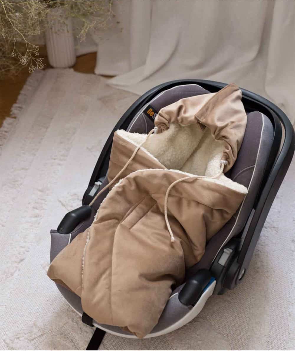 Babyly : Couverture de siège auto en velour - Beige - 100% Ecoresponsable -  Mer(e)veilleuse