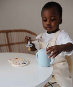 Vaisselle, set de table, bavoir-tasse d'apprentissage enfant avec paille-Mushie-Mer(e)veilleuse