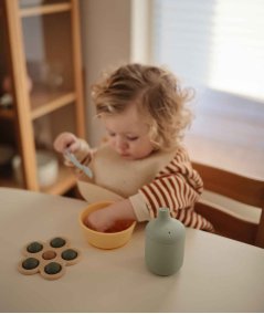 Vaisselle, set de table, bavoir-Tasse à bec enfant-Mushie-Mer(e)veilleuse